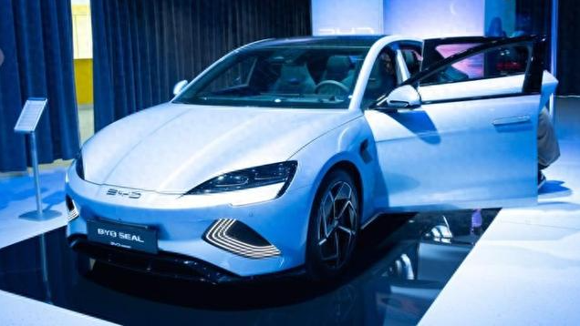 比亞迪超越特斯拉成全球純電車銷冠 中國(guó)汽車出口預(yù)計(jì)首登世界第一